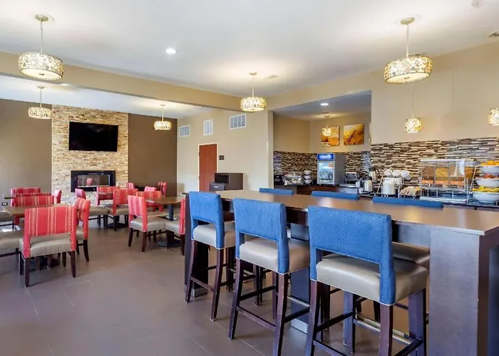 Comfort & North - Naperville Hotel 4*