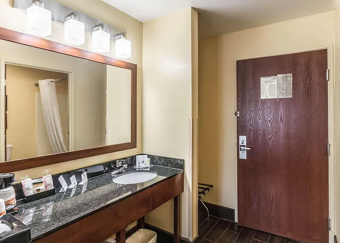 Comfort & North - Naperville 4* Aurora