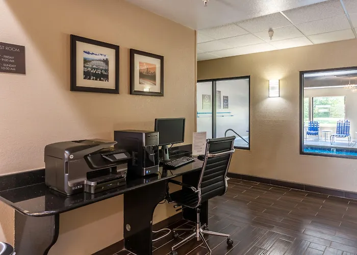 Hotel Comfort & North - Naperville 4*