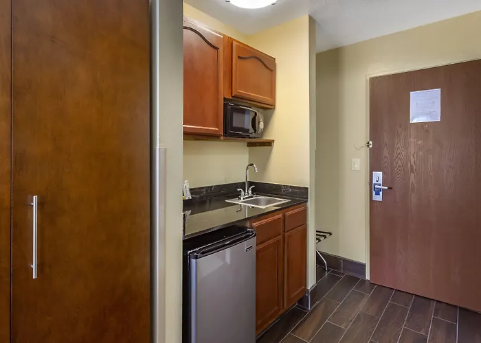 Hotel Comfort & North - Naperville Aurora