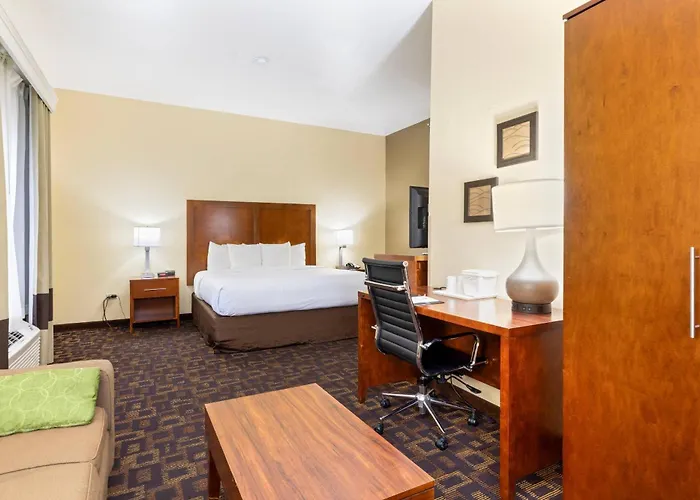 Comfort & North - Naperville 4*